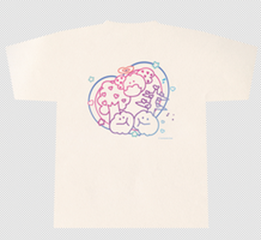 もくもくちゃんのパステル柄をプリントしたアイボリーのオーバーサイズTシャツの正面全体イメージ。