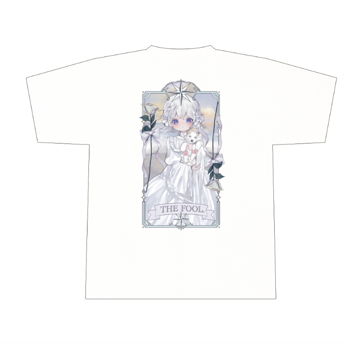 THE FOOL柄の白いオーバーサイズTシャツの正面全体イメージ。